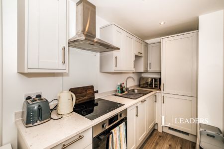 1 bedroom flat to rent Columbia House - Photo 2