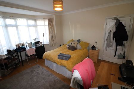 8 Bed Detached House, Ripstone Gardens, SO17 - Photo 5