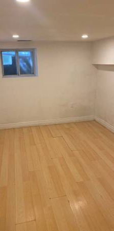 2 bedrooms basement Apart./ downtown Toronto Bloor & Ossington/ Subway - Photo 1