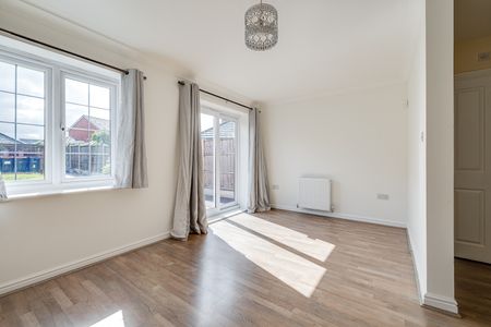 Standingwood Road, Ellesmere Port - Photo 2