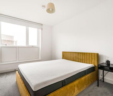 Poplar High Street - Photo 5