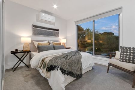 Impressive Presence And Enticing Spaces, Own Street Frontage - Photo 2