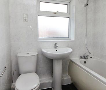 3 bedroom semi-detached house to rent - Photo 6