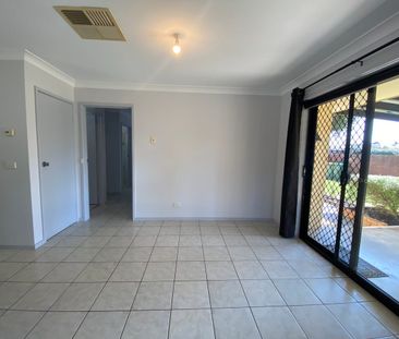 Large Block with Neat Home - Photo 4