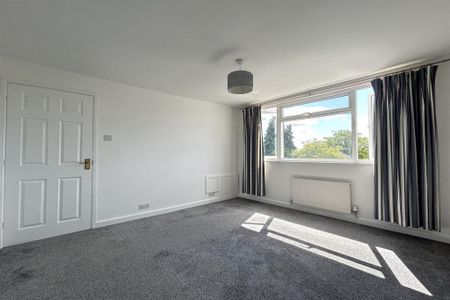 3 bedroom semi-detached house to rent - Photo 4