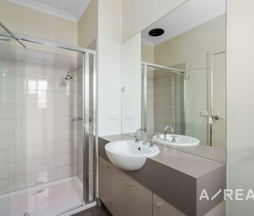 Four Bedroom Spacious Home in Craigieburn - Photo 3