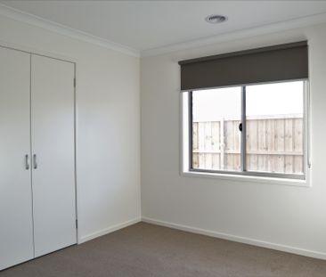 Spacious Family Home! - Photo 5