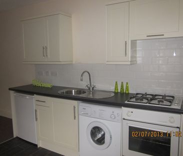 1 Bed Flat, Commercial Road, LS5 - Photo 1