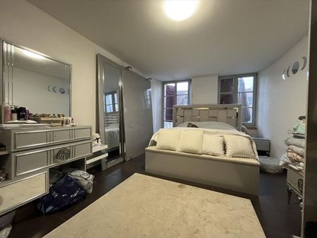 WITH A LARGE TERRACE, VERY WELL LOCATED - Photo 4