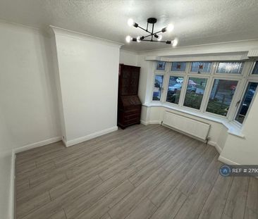 4 bedroom semi-detached house to rent - Photo 1