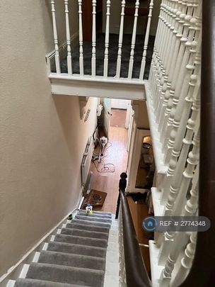 4 bedroom semi-detached house to rent - Photo 1