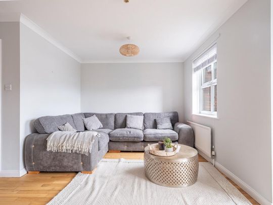 3 bedroom terraced house to rent - Photo 1