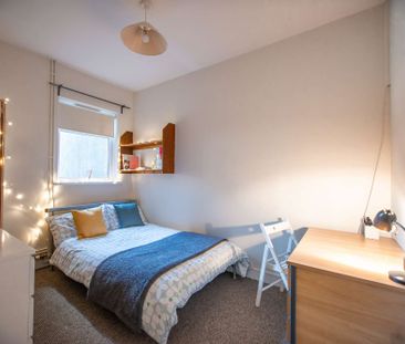 Ideal location for all Universities! - Photo 5