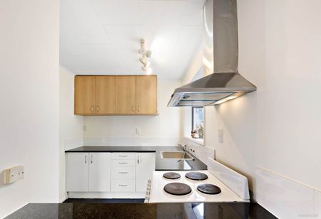 Pretty as a Picture - Excellent Location - Photo 2