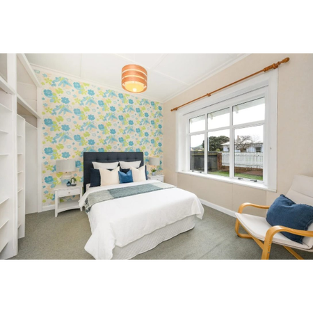 Charming 3BR Home in Takaro! - Photo 5