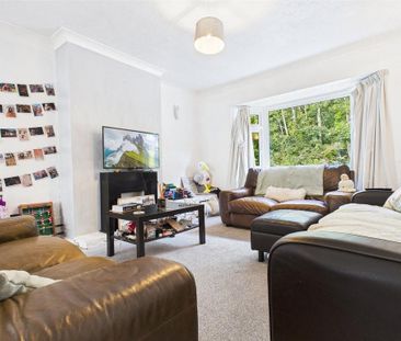 4 bedroom semi-detached house to rent - Photo 3