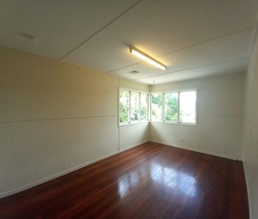 8 Kessels Road, Salisbury, Qld 4107 - Photo 5