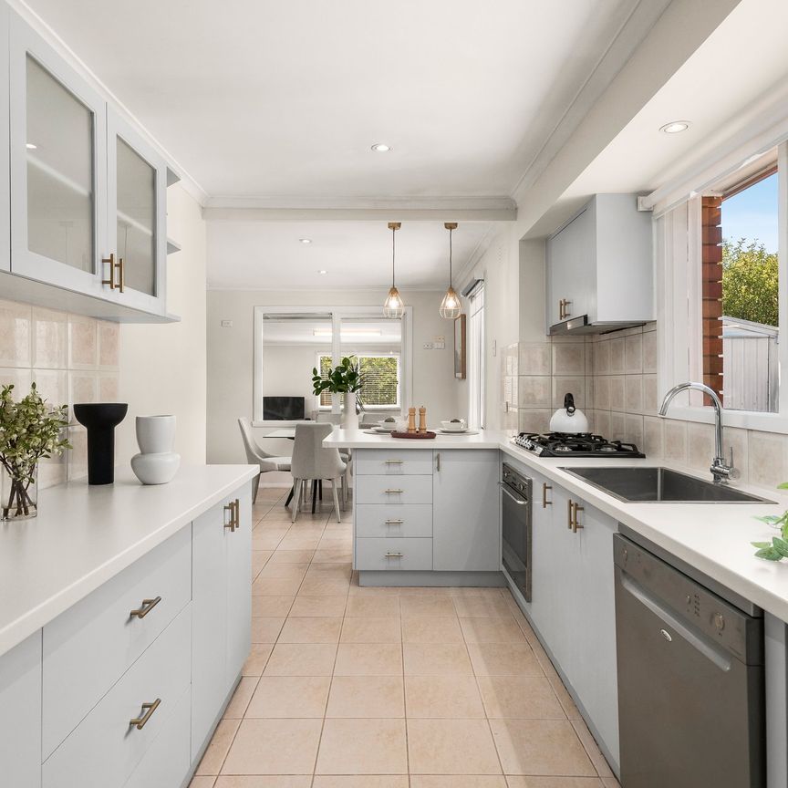 Spacious 4 Bedroom + Study Family Home in Prime Keysborough Location - Photo 1