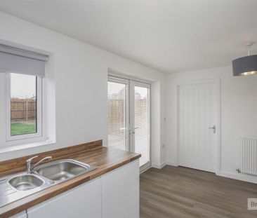 3 bed House - Detached To Let - Photo 6