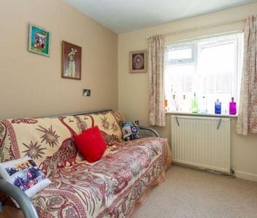 4 bedroom detached house to rent - Photo 4