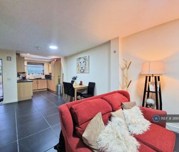 3 bedroom terraced house to rent - Photo 3