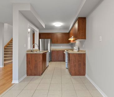 For Lease - 110 Expedition Crescent, Whitchurch-Stouffville, Ontario - Photo 4