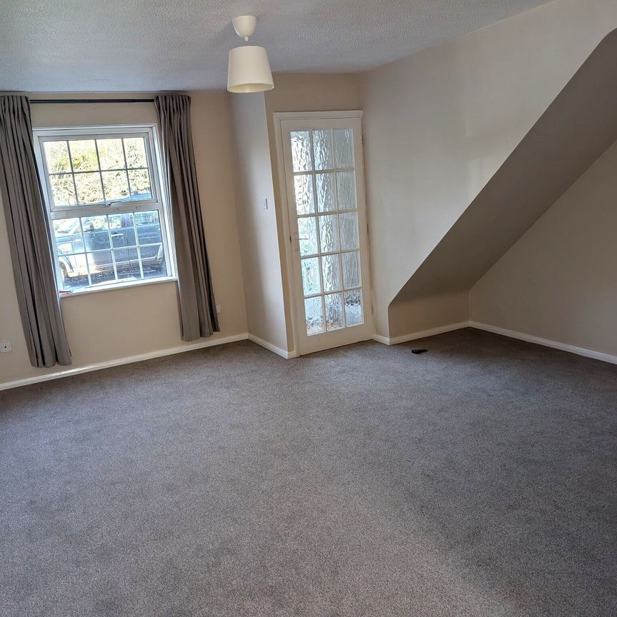 Old Farm, Leighton Buzzard, Pitstone - Photo 1