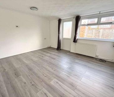 Emmanuel Close, Mildenhall, Bury St. Edmunds, IP28 - Photo 1