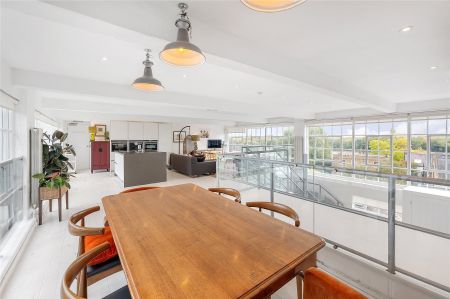 Church Street, London, W4 flat to rent - Photo 4