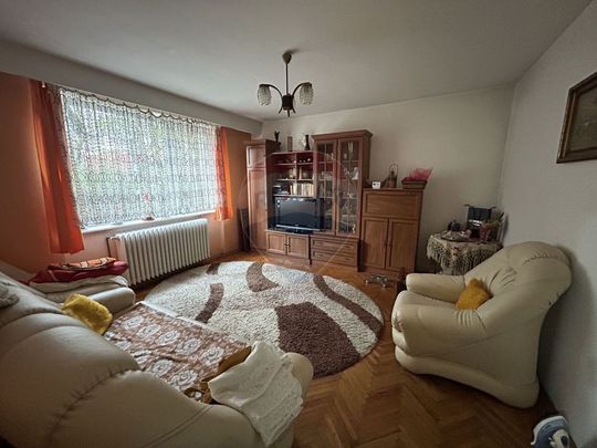 Apartament cu 3 camere de închiriat în zona Central - Photo 1