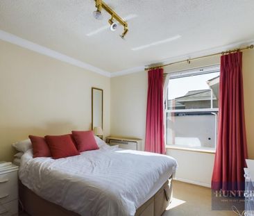 3 bedroom Flat To Let - Photo 6