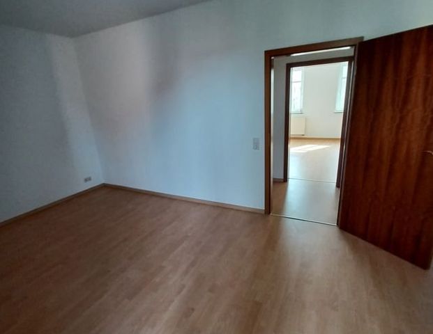 Frisch renovierte 2 Raum Wohnung Zwickau Marienthal mit Balkon ab sofort zu vermieten 1. Obergeschoss - Photo 1