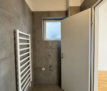 NEU! Perfekt gelegen! Geräumige 2-Zimmer-Dachgeschosswohnung! - Photo 6
