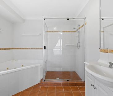 Large Family Home - Photo 4