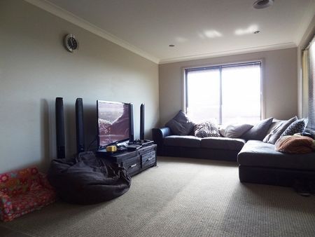 45 Swanbrooke Street - Photo 2