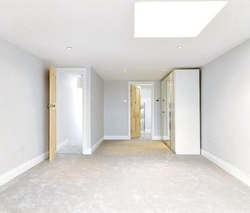 4 bedroom semi-detached house to rent - Photo 2