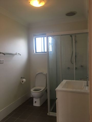 3 BEDROOM GRANNY FLAT - Photo 3