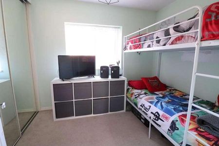 Wiseman Close, Luton, Bedfordshire, LU2 - Photo 3