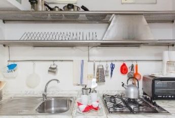 Center-Popolo: Modern, renovated 1 Bedroom, bath, kitchen. Parquet floors, bright, silent, located in beautiful villa near center, park, transport. Ref 847