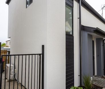 Modern 1 Bedroom Townhouse in Sydenham! - Photo 6