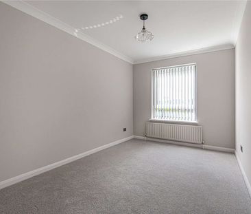 A well-proportioned apartment in a convenient Sevenoaks location. - Photo 4