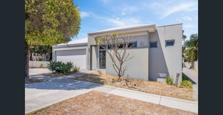 Front Villa for Lease - Modern Comfort & Style! - Photo 2