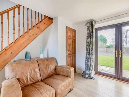 Newland, Doncaster, Epworth - Photo 1