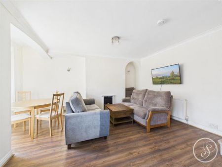 3 bedroom terraced house to rent - Photo 4