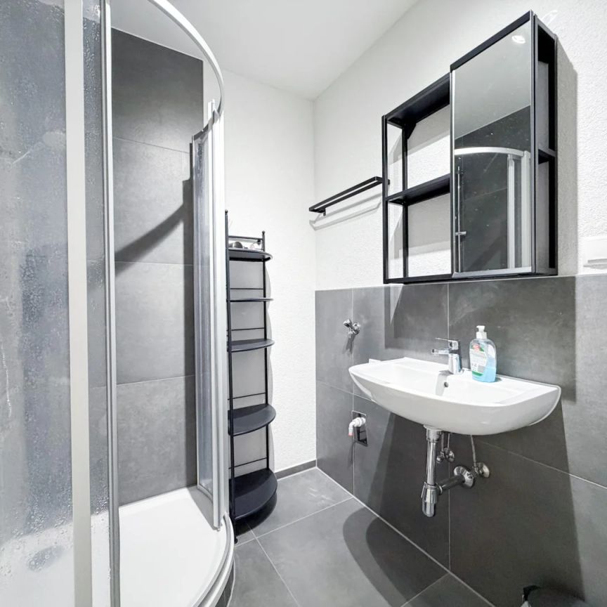 Möblierte Kleinwohnung mit toller Ausstattung und sonniger Loggia - Foto 1