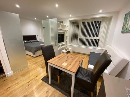 Studio to rent - Photo 3