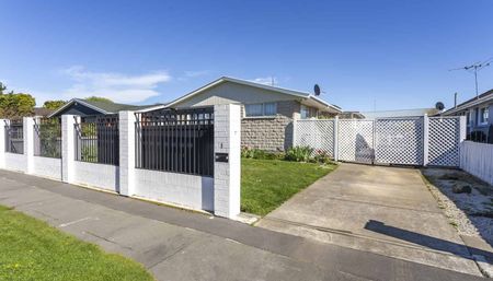 Pet friendly family home! - Photo 4