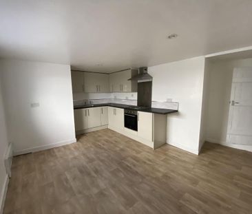 2 bedroom end of terrace house to rent - Photo 3