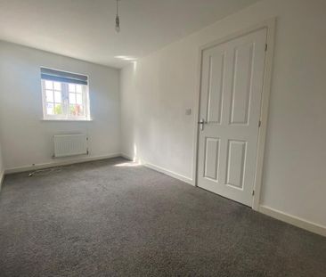 2 bedroom semi-detached house to rent - Photo 4