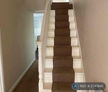 3 bedroom terraced house to rent - Photo 4